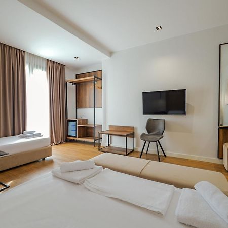 Hotel Central Vlorë エクステリア 写真