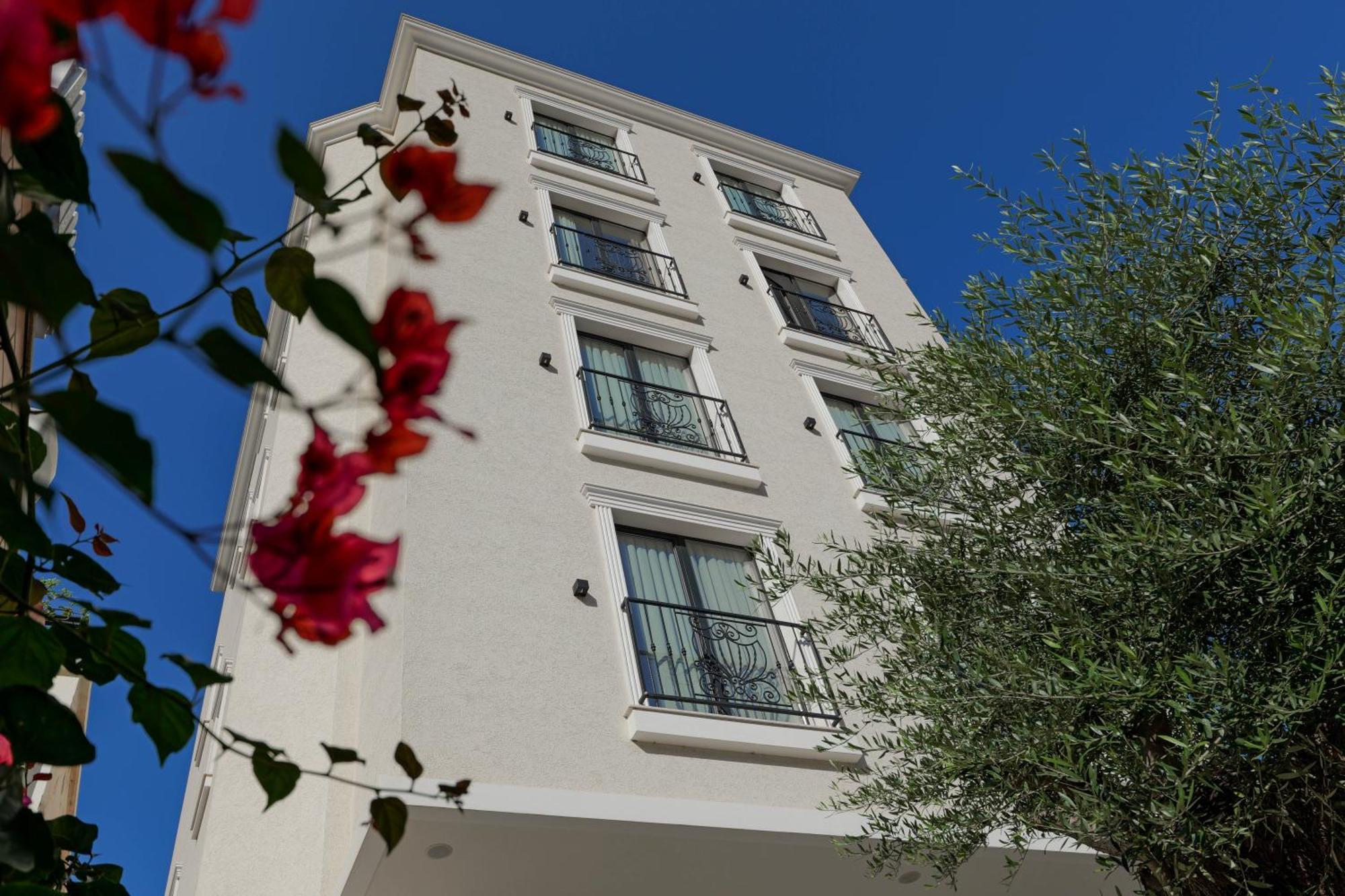 Hotel Central Vlorë エクステリア 写真