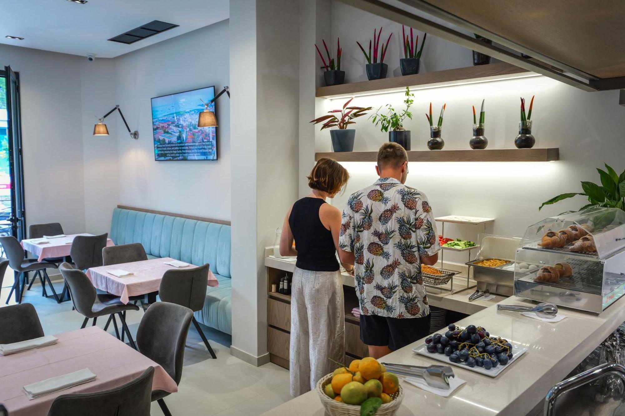 Hotel Central Vlorë エクステリア 写真