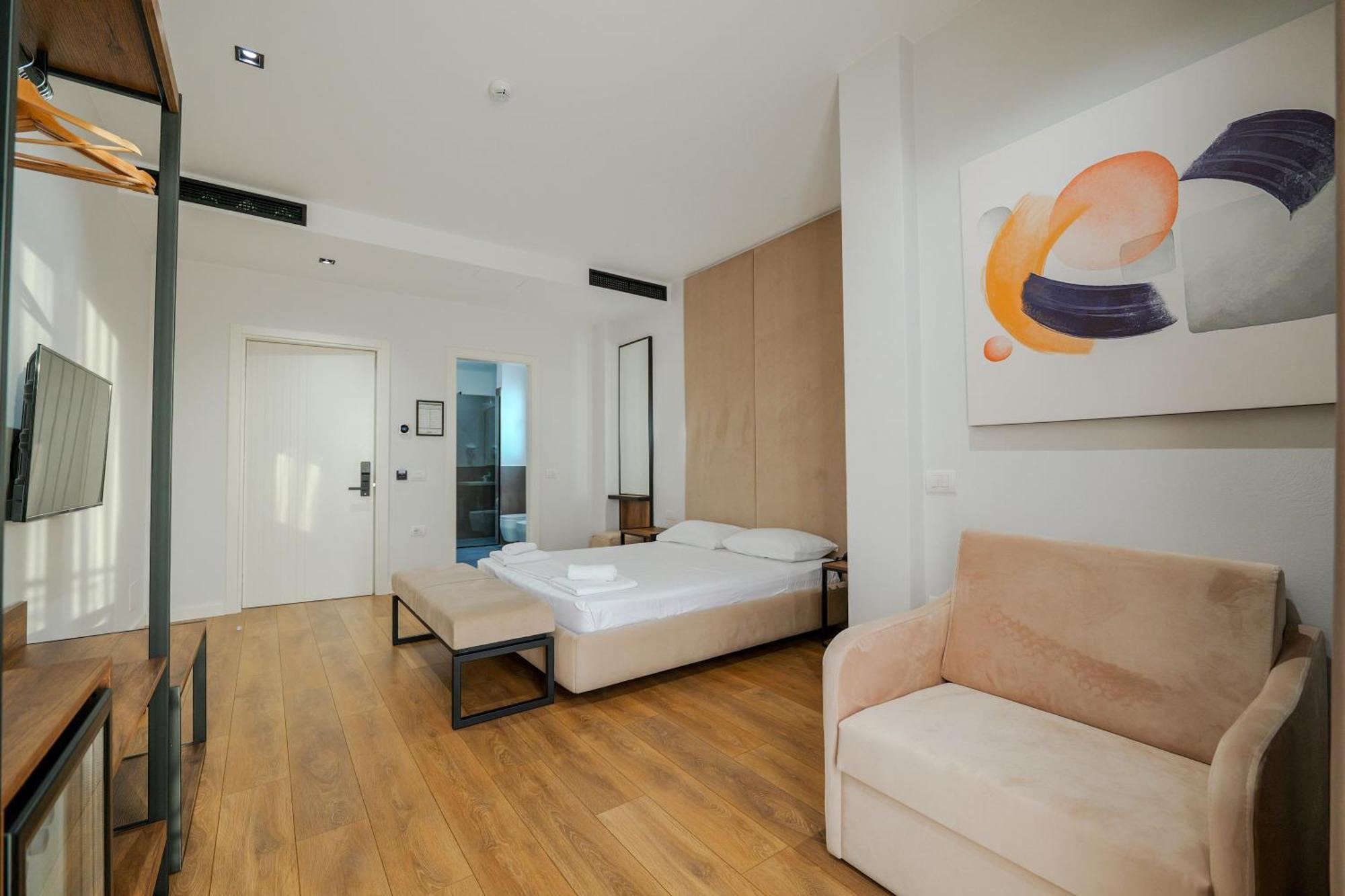 Hotel Central Vlorë エクステリア 写真