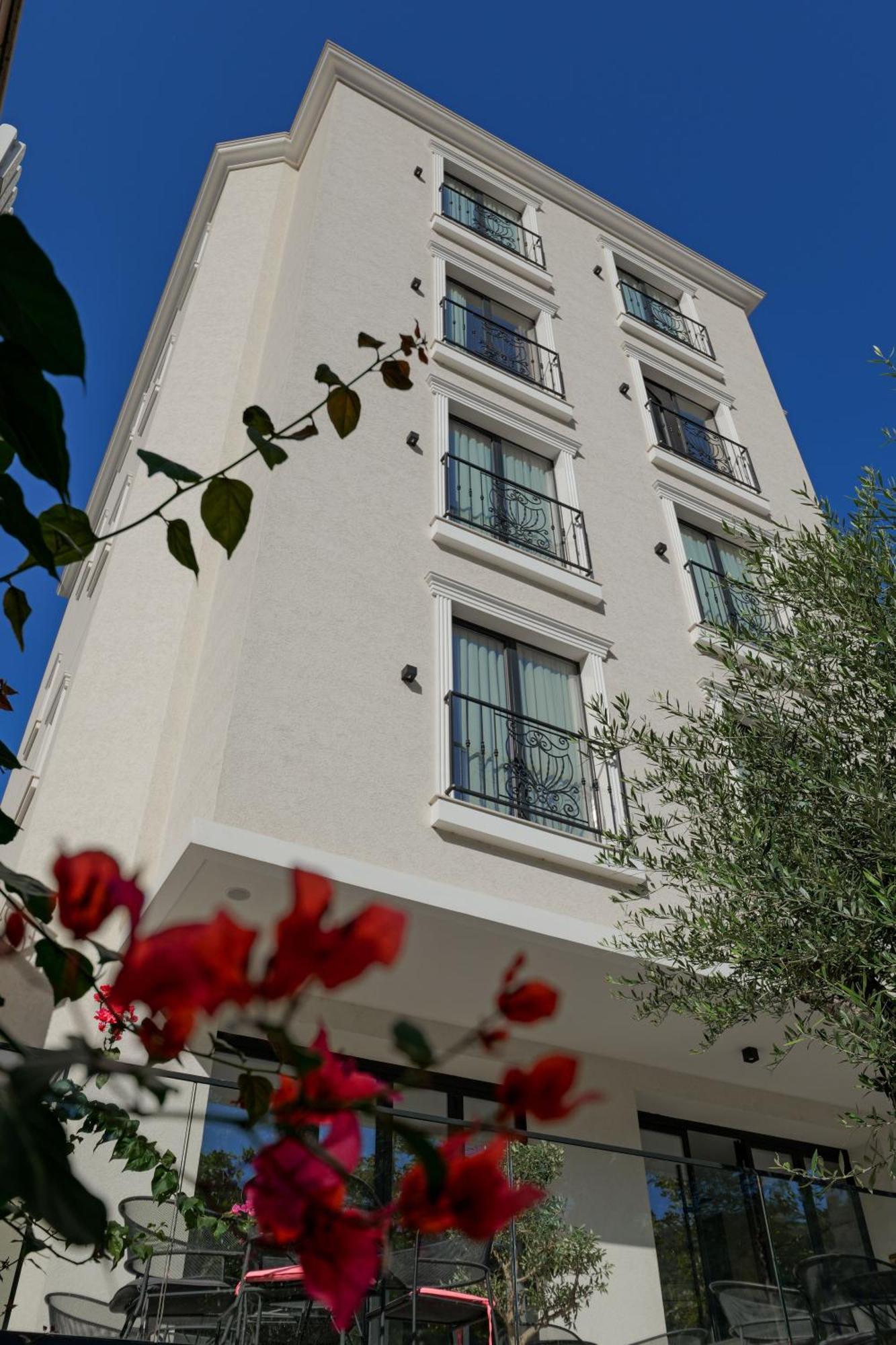 Hotel Central Vlorë エクステリア 写真